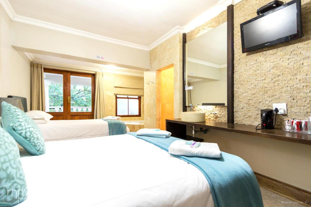 Or Tambo Guest House Kempton Park Exterior photo