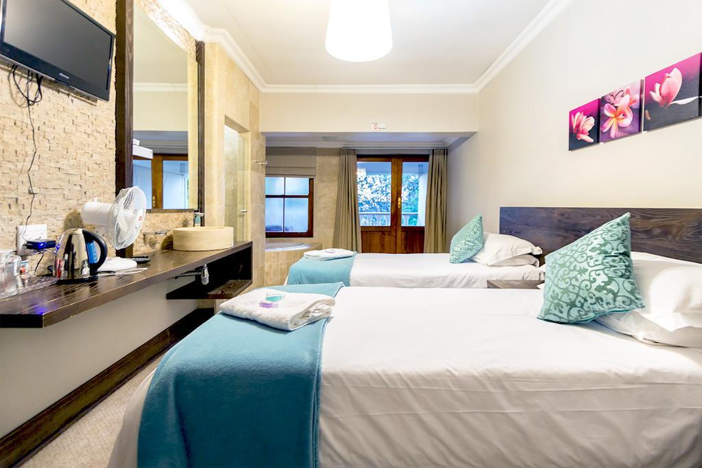 Or Tambo Guest House Kempton Park Exterior photo