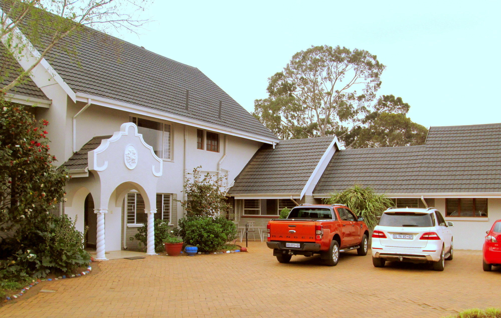 Or Tambo Guest House Kempton Park Exterior photo